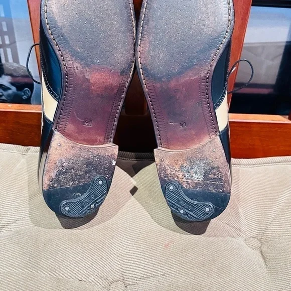 Soulier Two Tone Brogue Spectator Wingtip Oxfords. - Picture 5 of 13